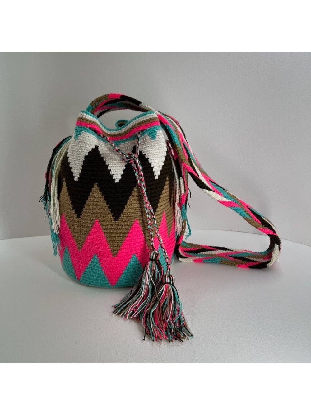 Wayuu Mochila Handwoven Bag Colombian Boho Crossbody Tassel Geometric Multicolor